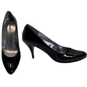 DKNYC Black Patent Pointed Toe Pump Slim Stacked Heel Pumps Stacy size 8 Office